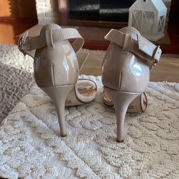 Heels - Picture 4 of 8